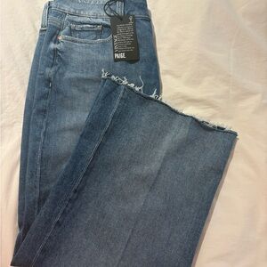 PAIGE Women's Cropped Ankle Jeans in Blue